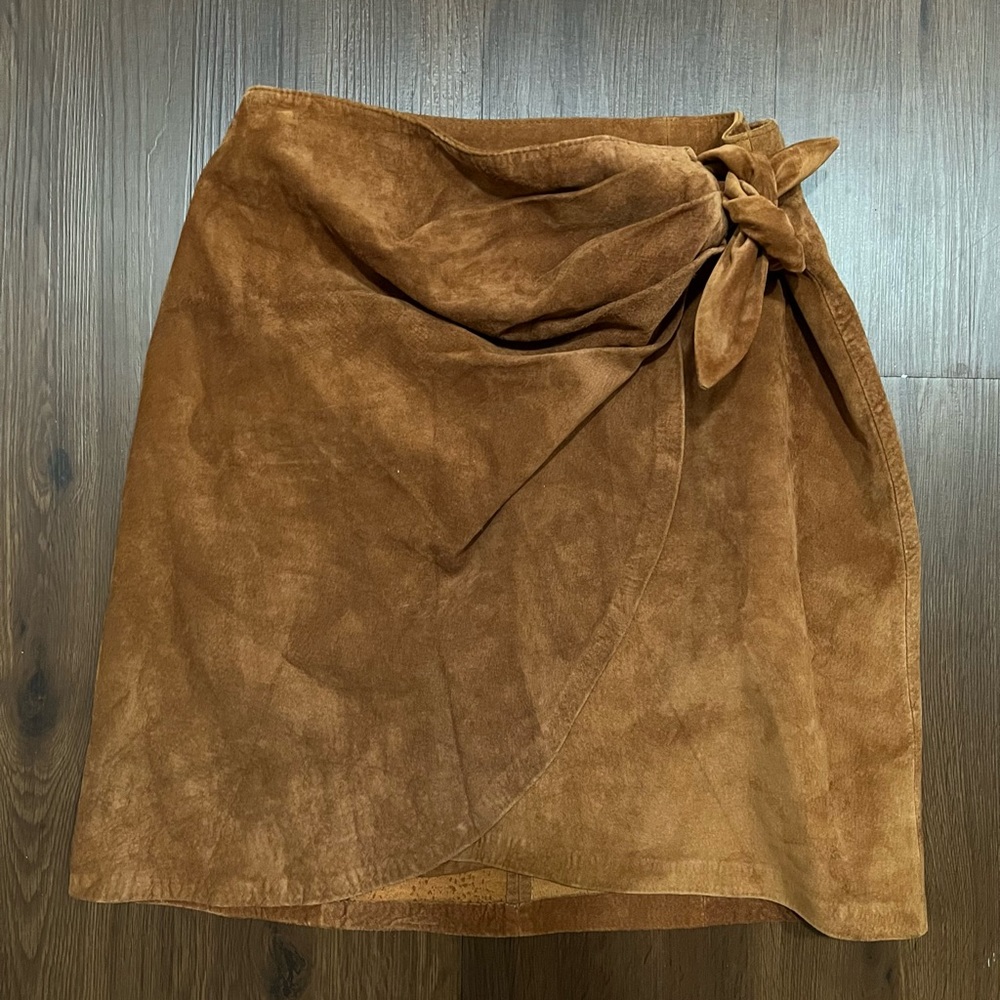 Gorgeous suede brown skirt